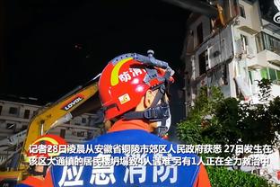 马卡和塞克斯顿同时少于30分钟&80+%真实命中率砍30+ 队史首对